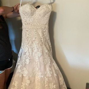 Pre owned wedding dress